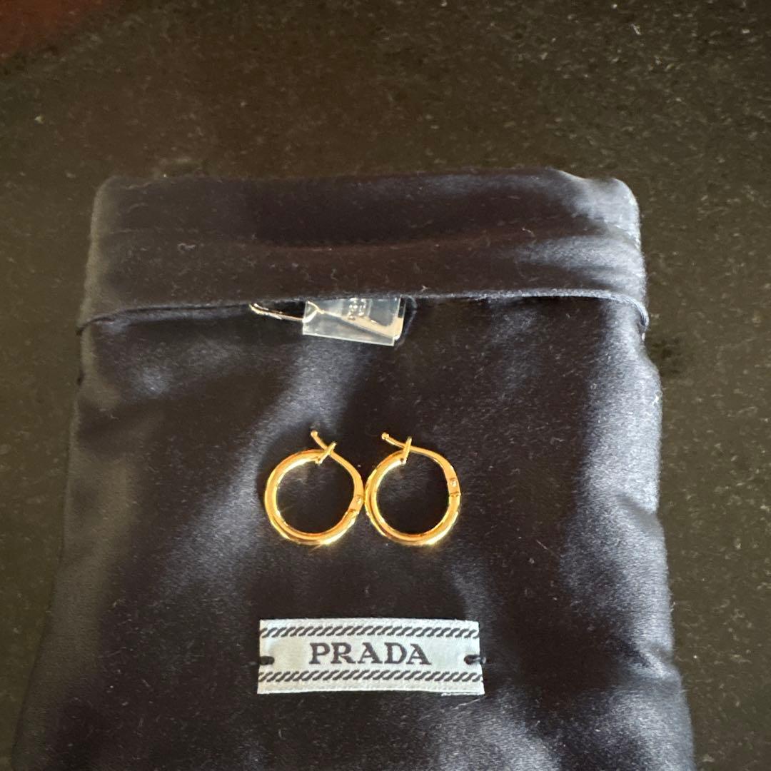 PRADA ゴールド フープピアス
