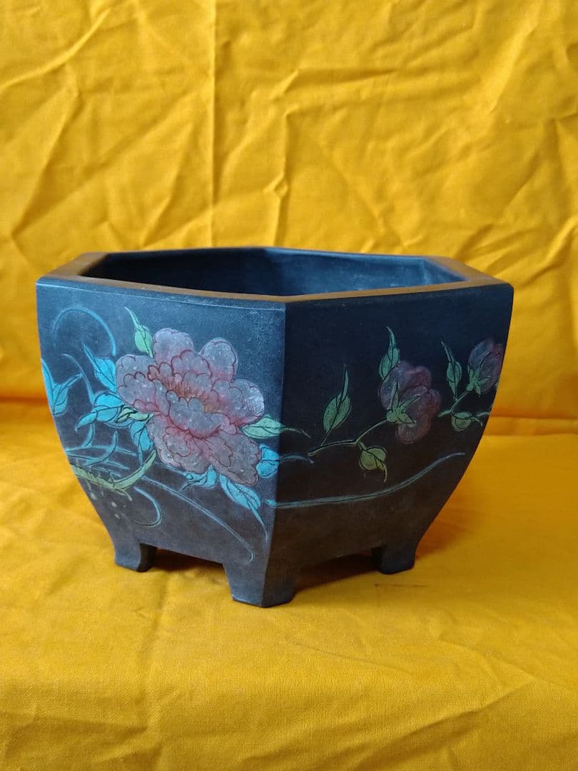 盆栽鉢　黒泥六角絵鉢　落款有り