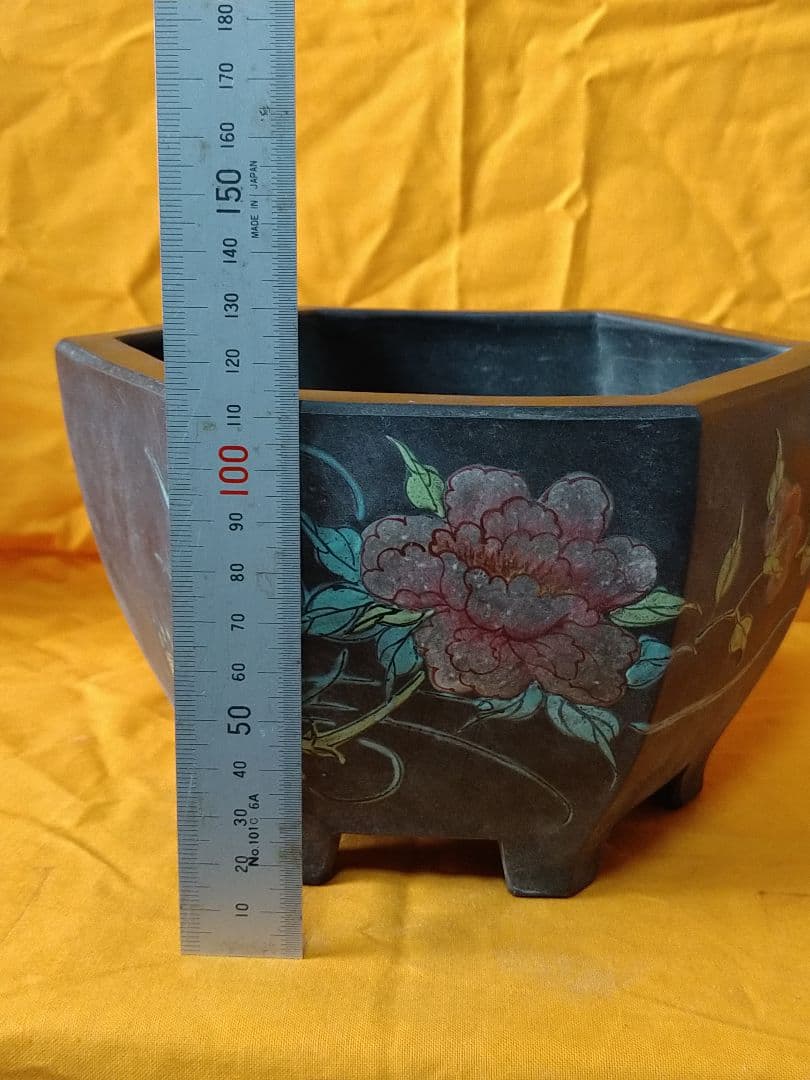 盆栽鉢　黒泥六角絵鉢　落款有り