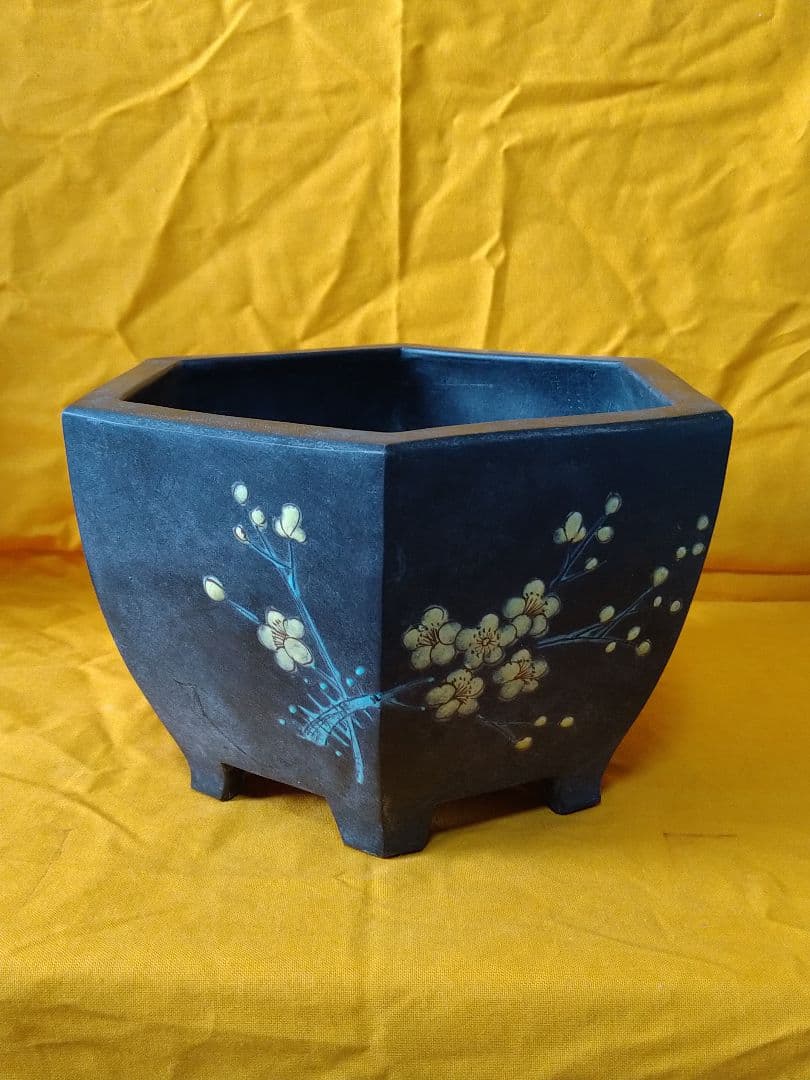 盆栽鉢　黒泥六角絵鉢　落款有り