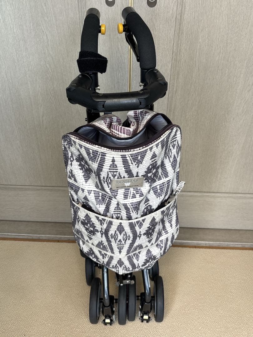 ウィズワン　歩行器　ヘルシーワン W　歩行サポート　コンパクト　軽量　小回り