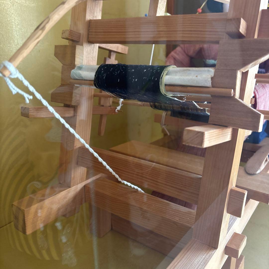 結城織の機織り人形