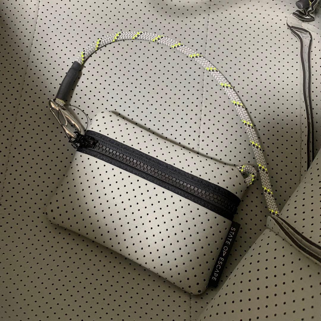 ステイトオブエスケープ　フライングソロ　マザーズバック　パンチング　グレー