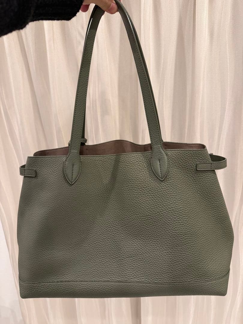 acate レザー トートバッグ タッセル付き