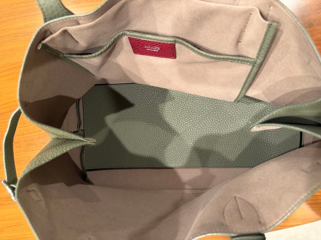 acate レザー トートバッグ タッセル付き