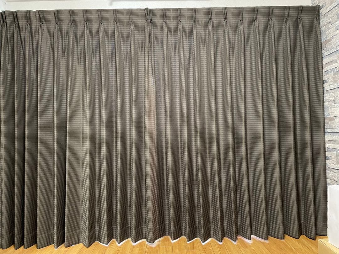 美品サンゲツ　カーテン２枚　レース２枚　セット