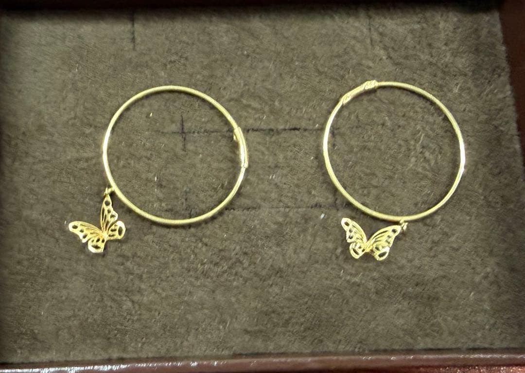 蝶　バタフライ　フープピアス　スタージュエリー　k18