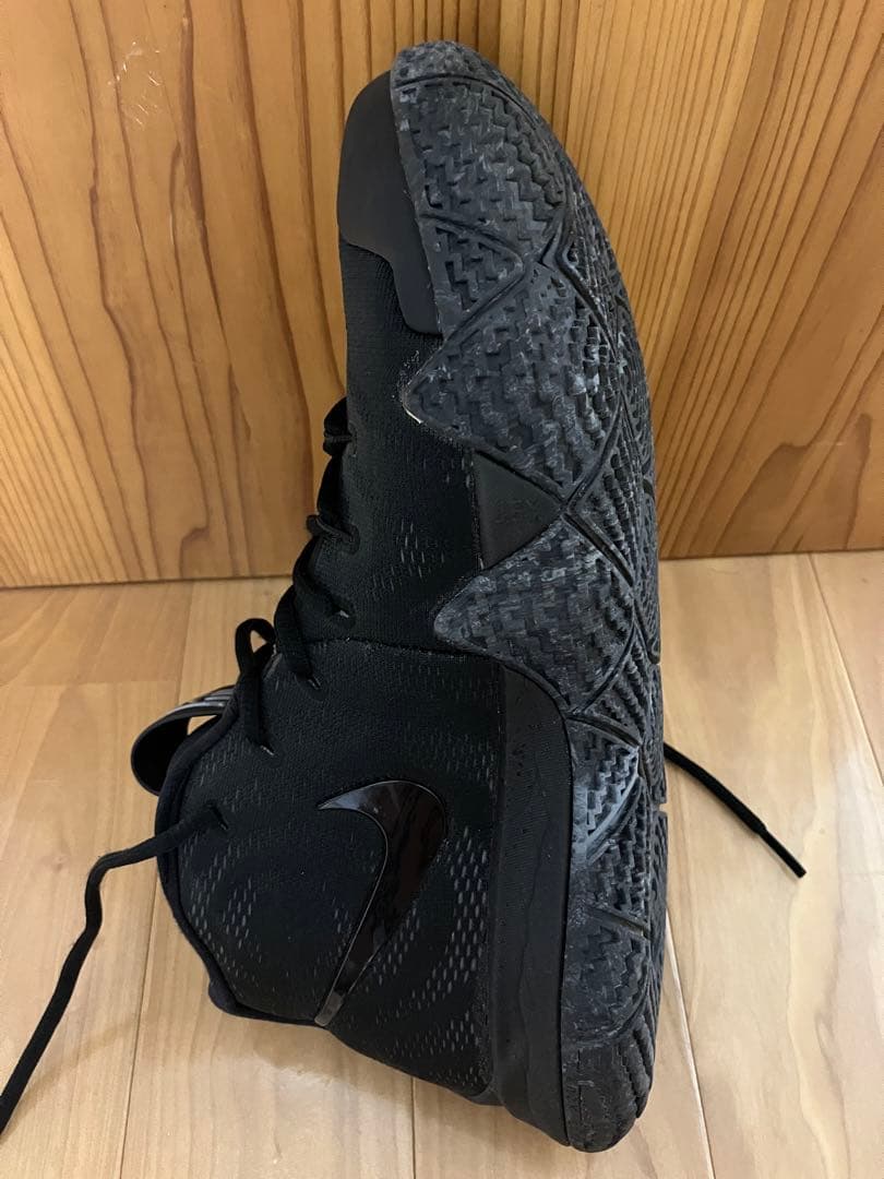 NIKE　KYRIE バスケットシューズ