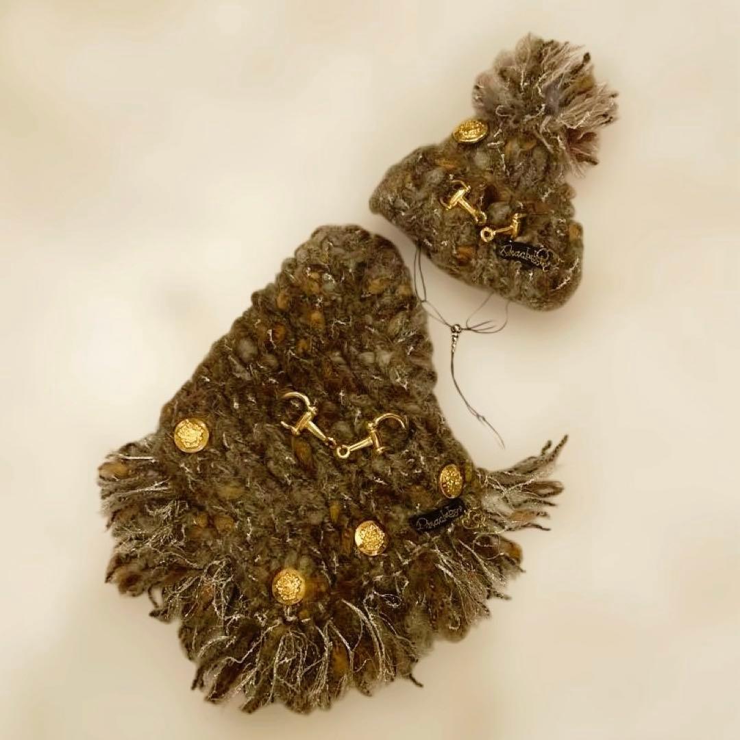 ケープ　ポンポンニット帽