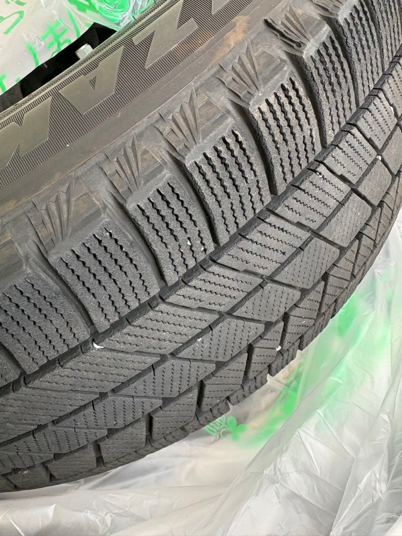 BLIZZAK VRX3 225/60R17 スタッドレスタイヤ
