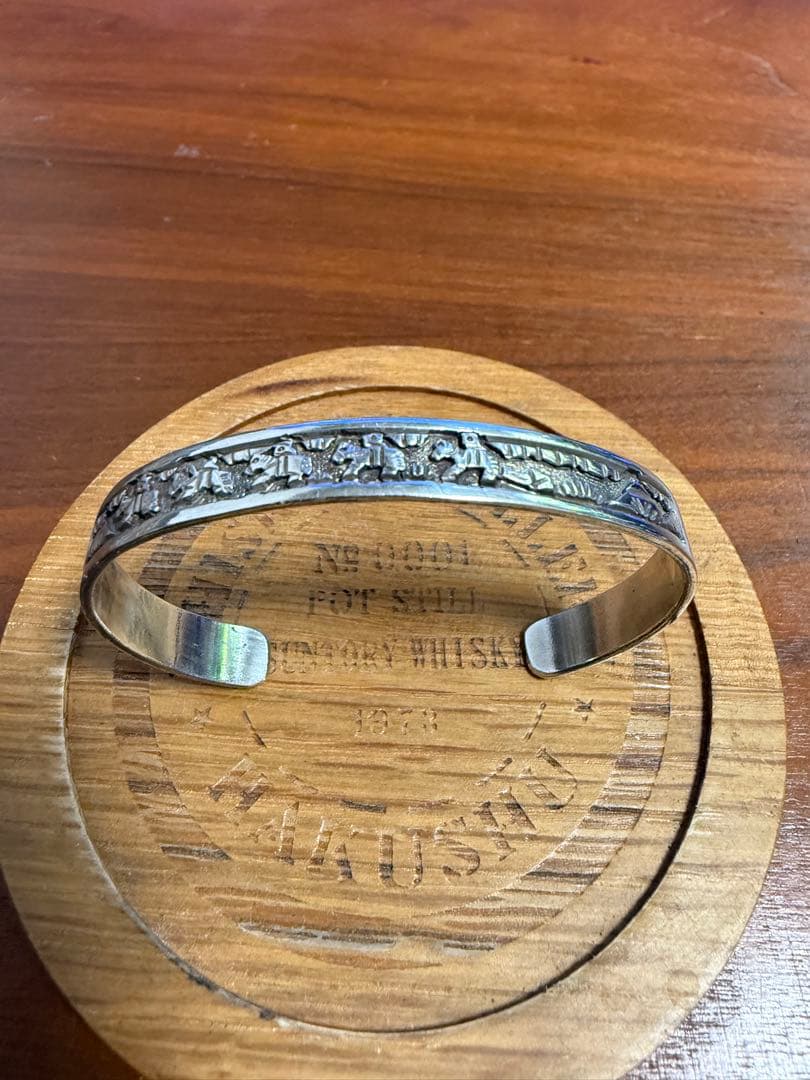 ナバホ族J.S作 シルバーバングル