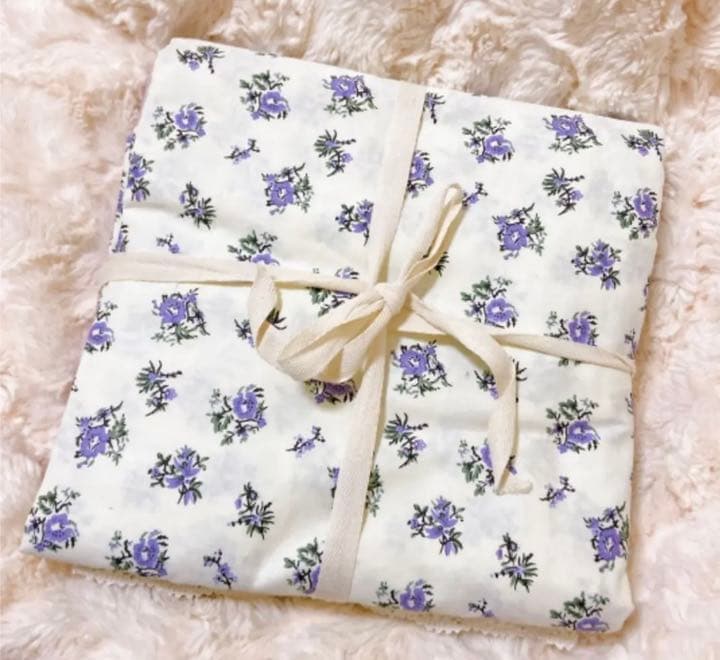 新品未使用 小花柄 ベッドリネン　ベットカバー　布団カバー　花　フレンチガーリー