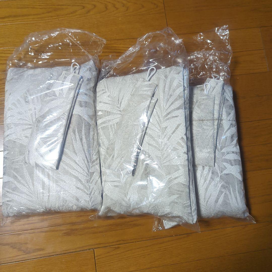 ホワイト葉柄カーテン 2枚入り　3袋