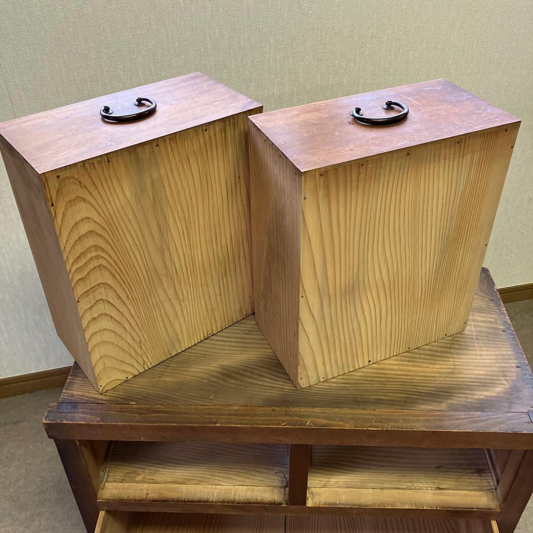 銅の取手金具のレトロなニ段引き出し（ローチェスト）
