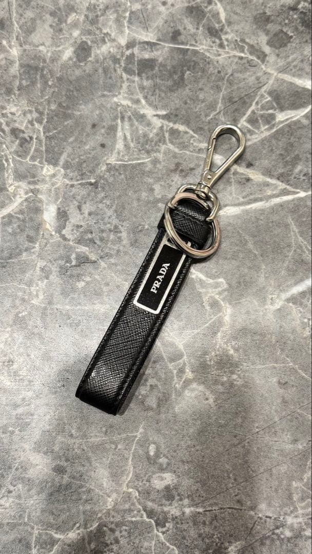 PRADA サフィアーノ レザー キーリング