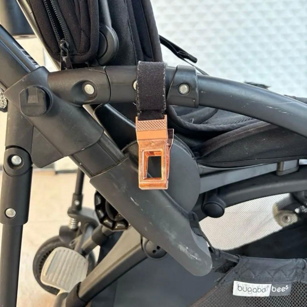 ナイキの靴付き　黒 ベビーカー バガブー ビー5 雨具　カップ　ポーチ