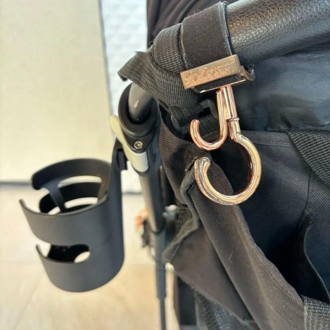 ナイキの靴付き　黒 ベビーカー バガブー ビー5 雨具　カップ　ポーチ