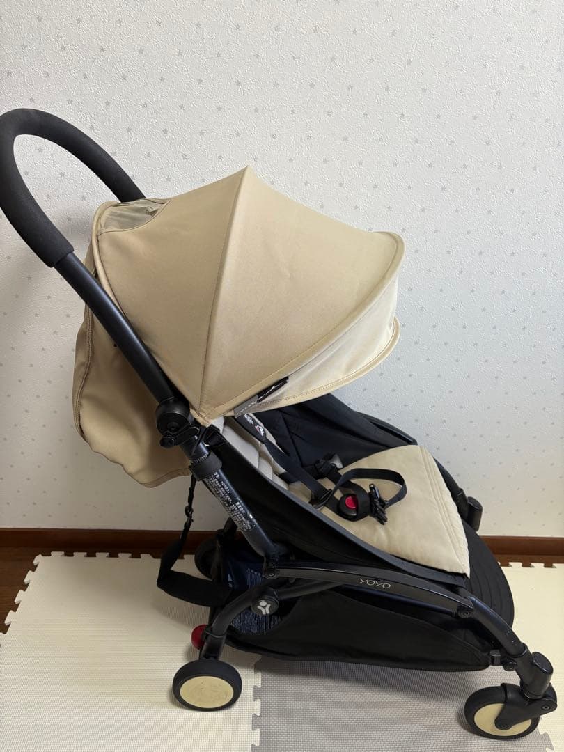 YOYO +ベビーカー　ベージュ 折りたたみ式