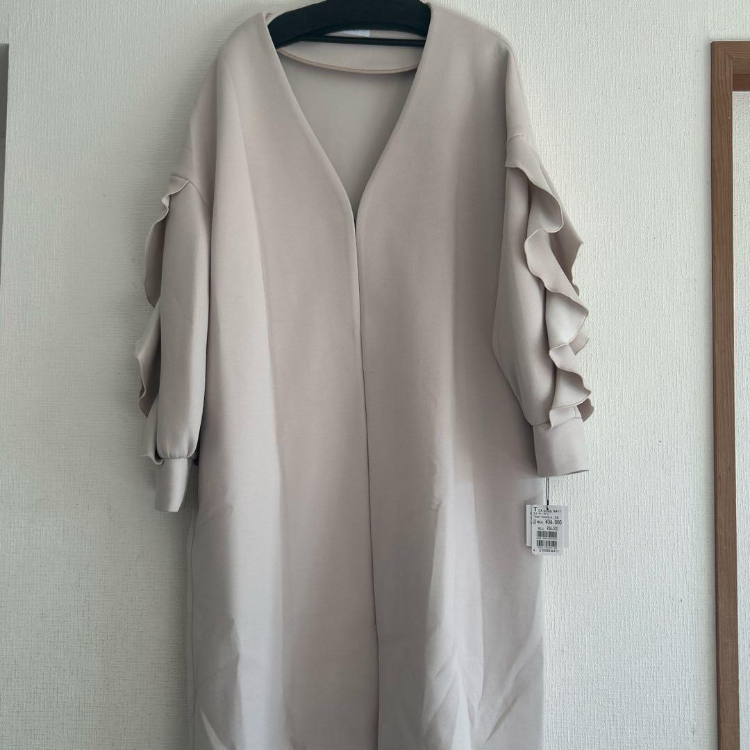 ヤマダヤ フェンネル　Vネックフリルスリーブコート