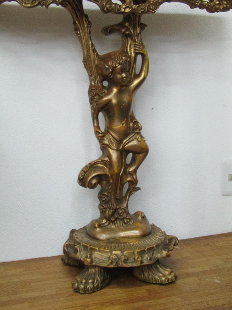 クラシック木製彫刻テーブル　アンティーク