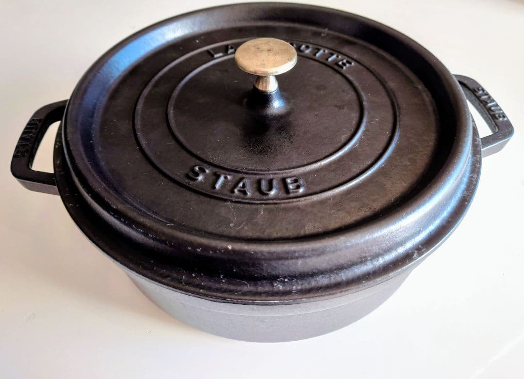 staub鍋26センチ　ストゥブ鍋　ラウンド　ダッチオーブン　鋳物鍋