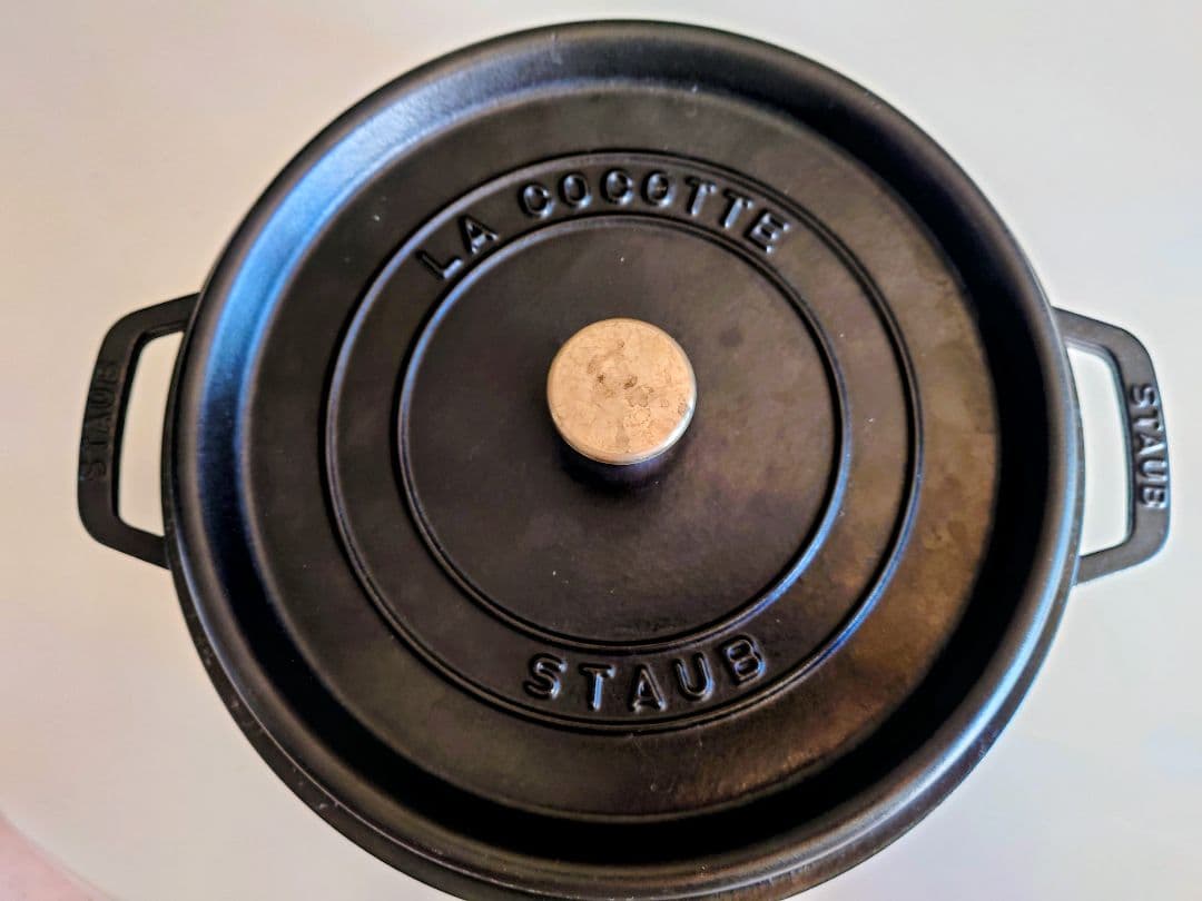 staub鍋26センチ　ストゥブ鍋　ラウンド　ダッチオーブン　鋳物鍋