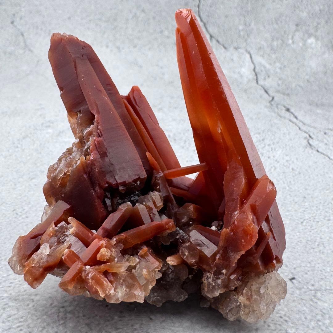 G-57マダガスカル産 赤水晶 クラスター 天然石　レッドクォーツ 希少原石