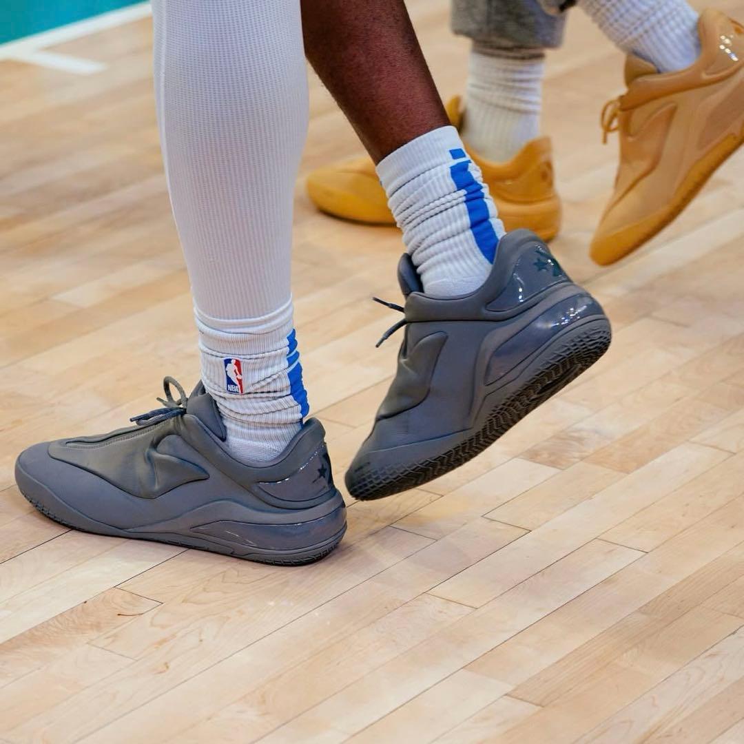 US10 converse SHAI001 コンバース　シェイ1 バッシュ