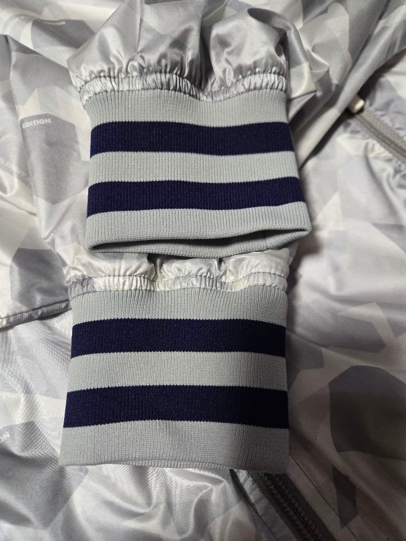 パ*ダ様 ❣️新品❣️マスターバニーフード付き2WAYコンバーチブル ブルゾン❣