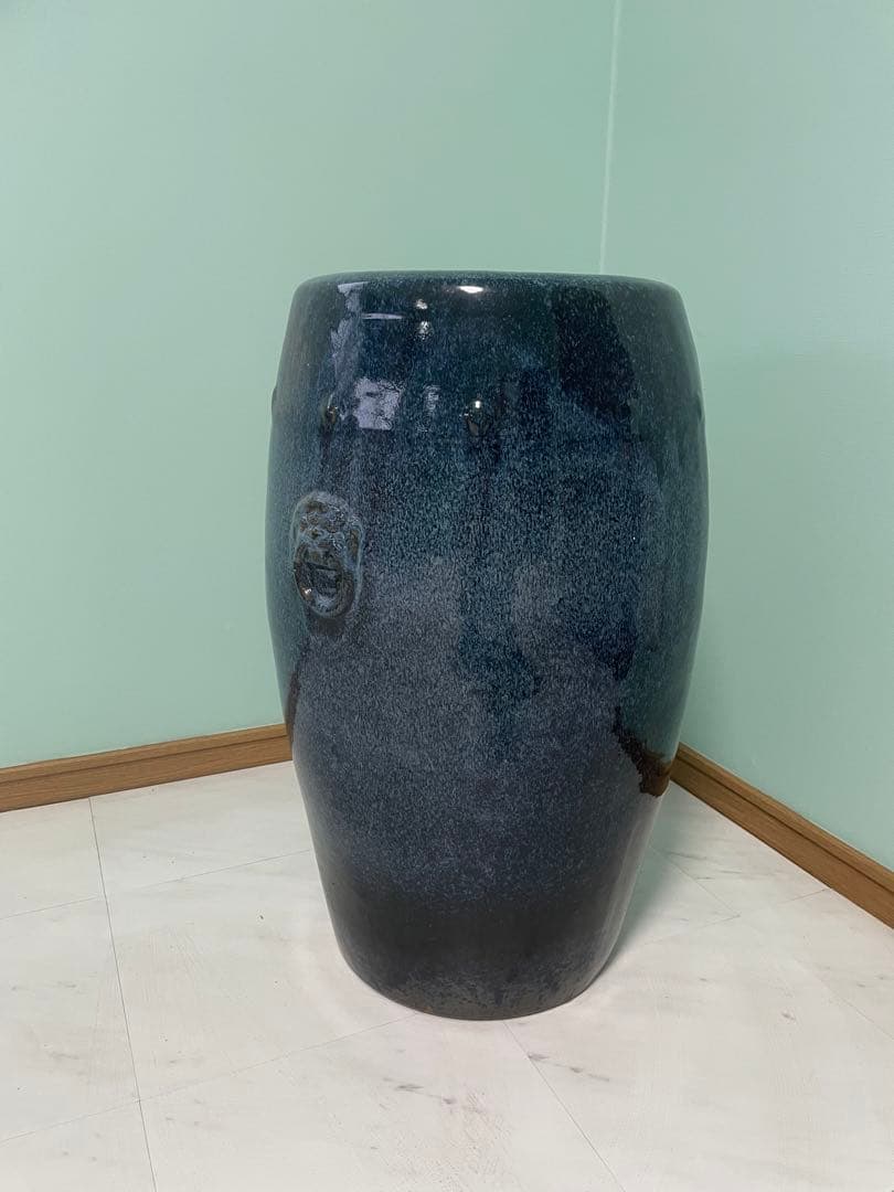 青色と黒のグラデーション陶器鉢　インテリアオブジェ　庭の置物　ライオン　大型