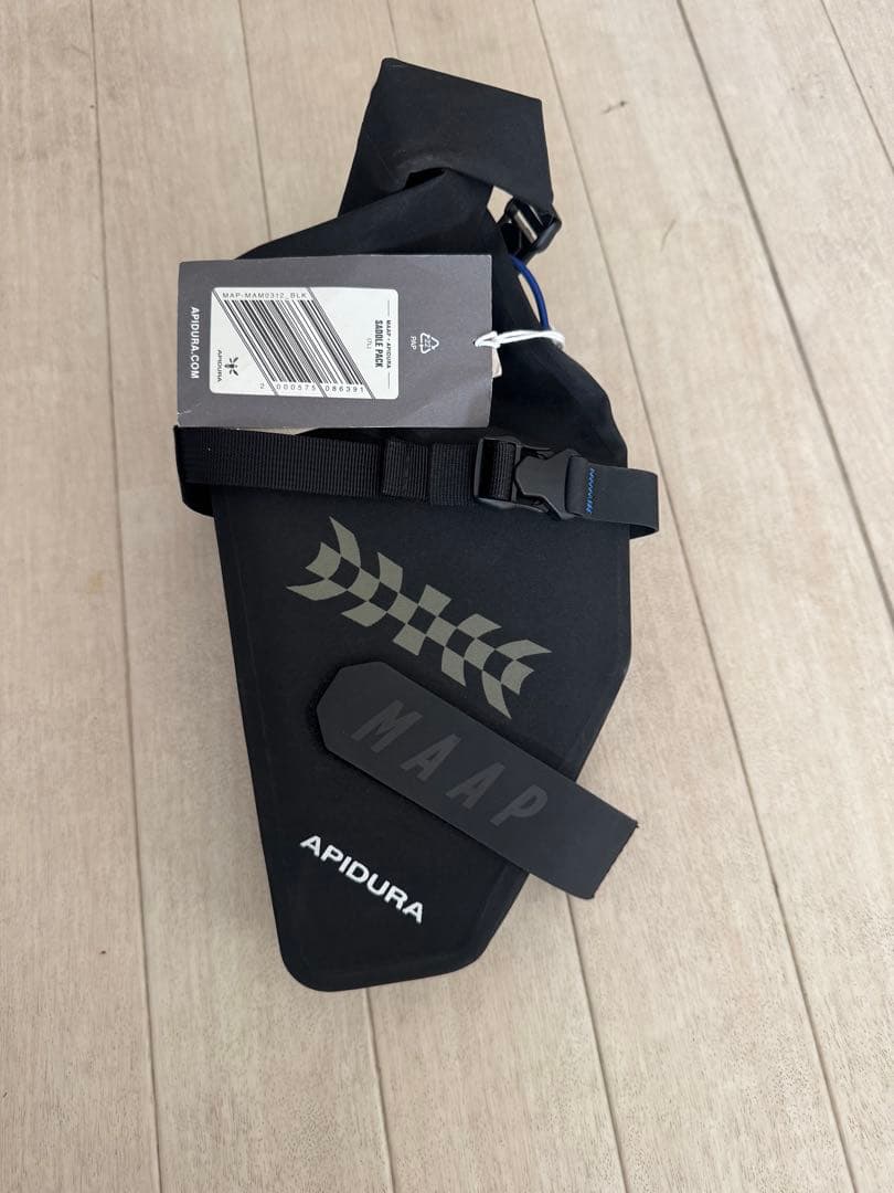 APIDURA  車体装着バッグ　オマケ付き