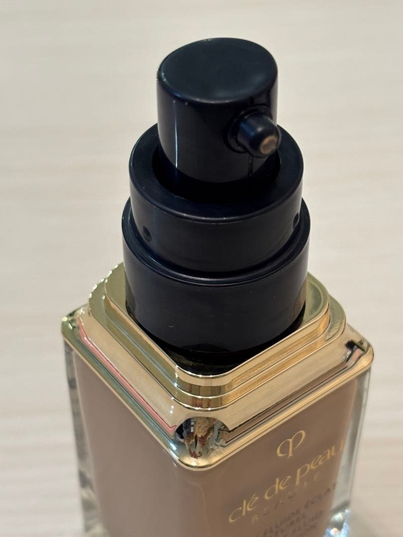 クレドポーボーテ タンフリュイドエクラ ナチュレル オークル20 ☆残量約9割☆