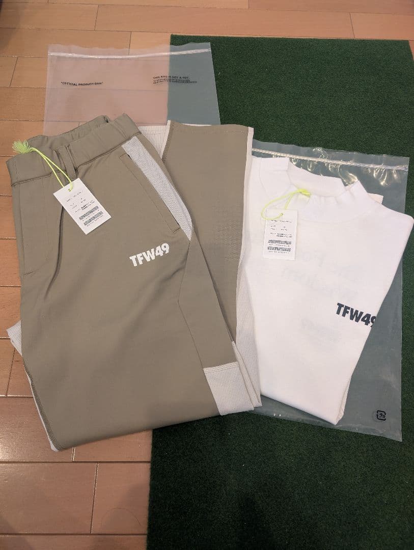 【TFW49】モックネック＋STRETCH HYBRID PANTS　Mサイズ