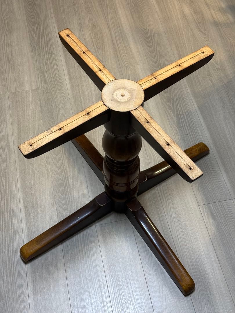 飛騨産業 HIDA キツツキマーク ダイニングテーブル　ラウンド