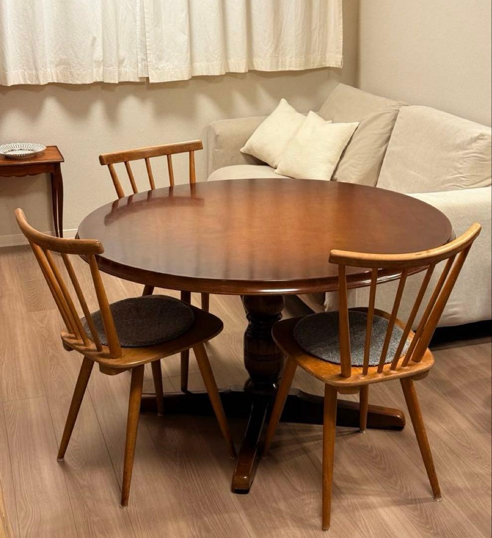 飛騨産業 HIDA キツツキマーク ダイニングテーブル　ラウンド