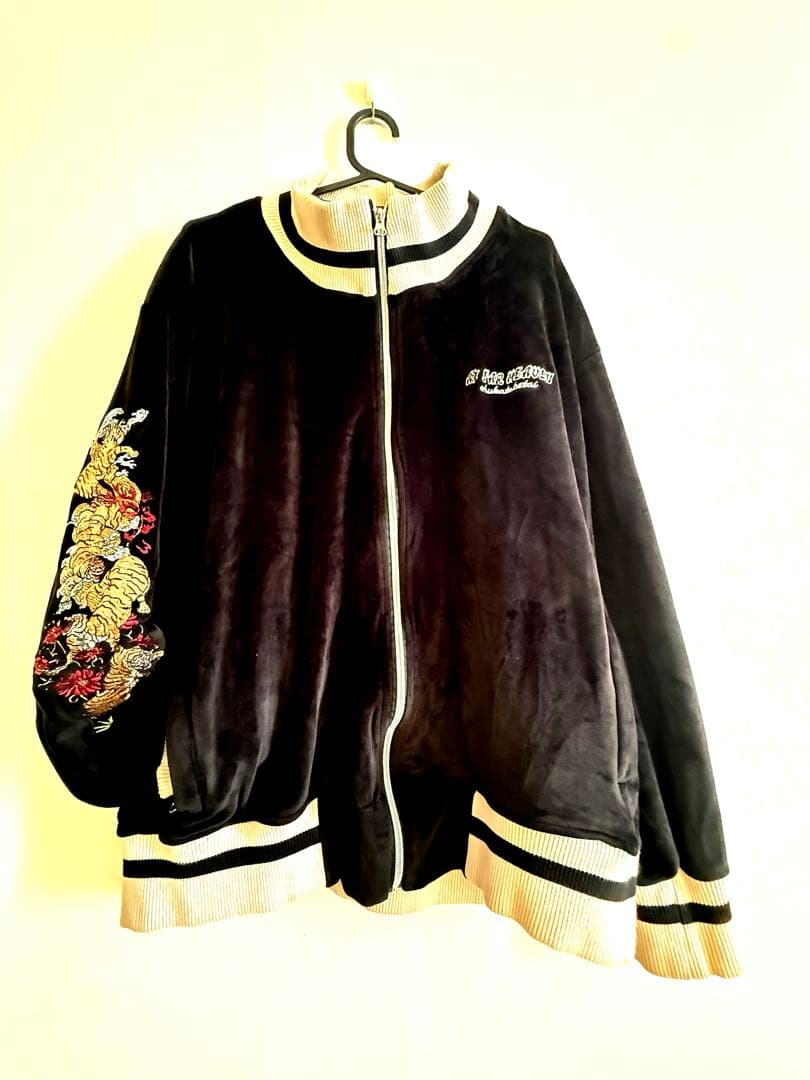 け*い様 【チュウカタベタイ】Tiger track jacket XL