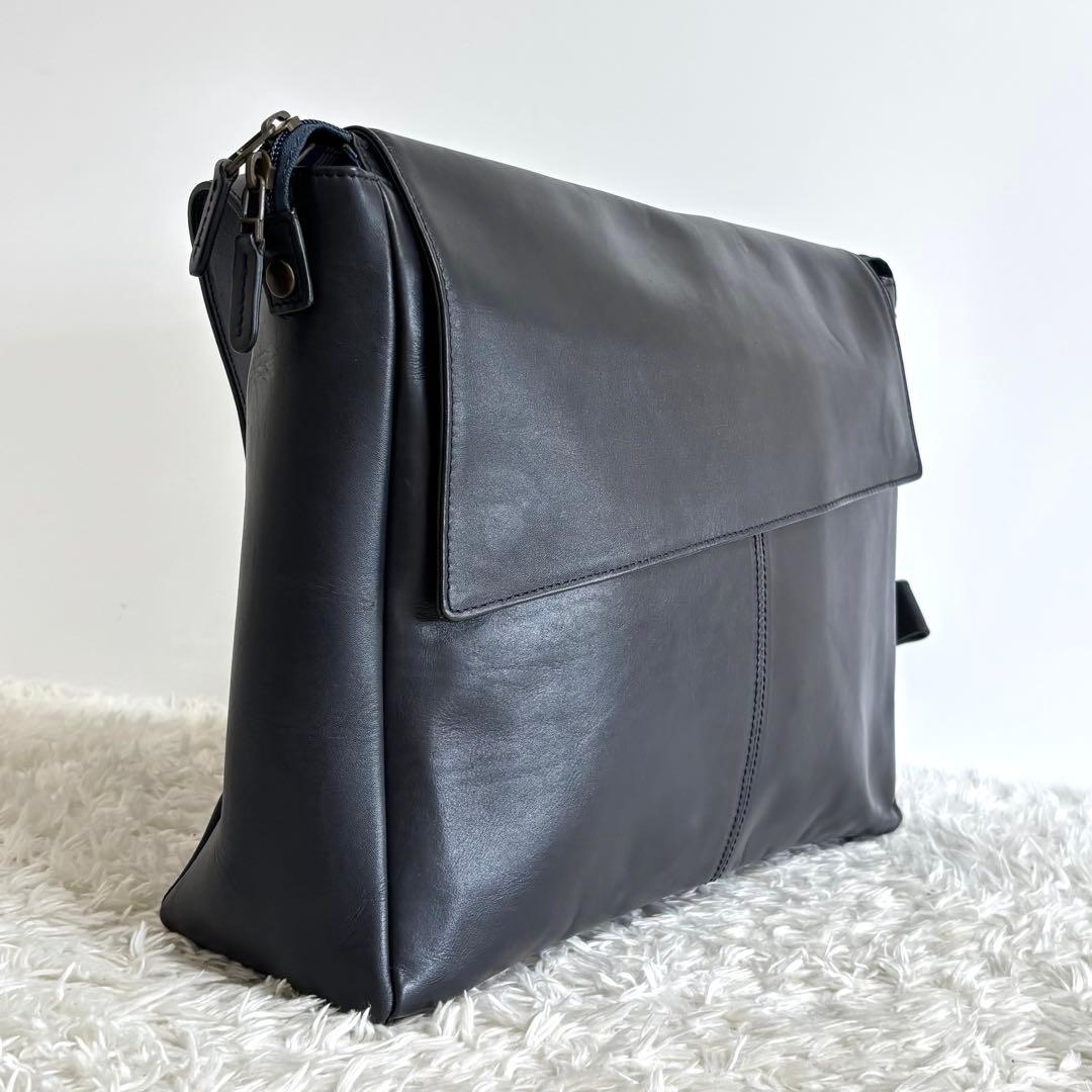 【極美品】 マザーハウス ザダン メッセンジャーバッグ クロスボディ ネイビー