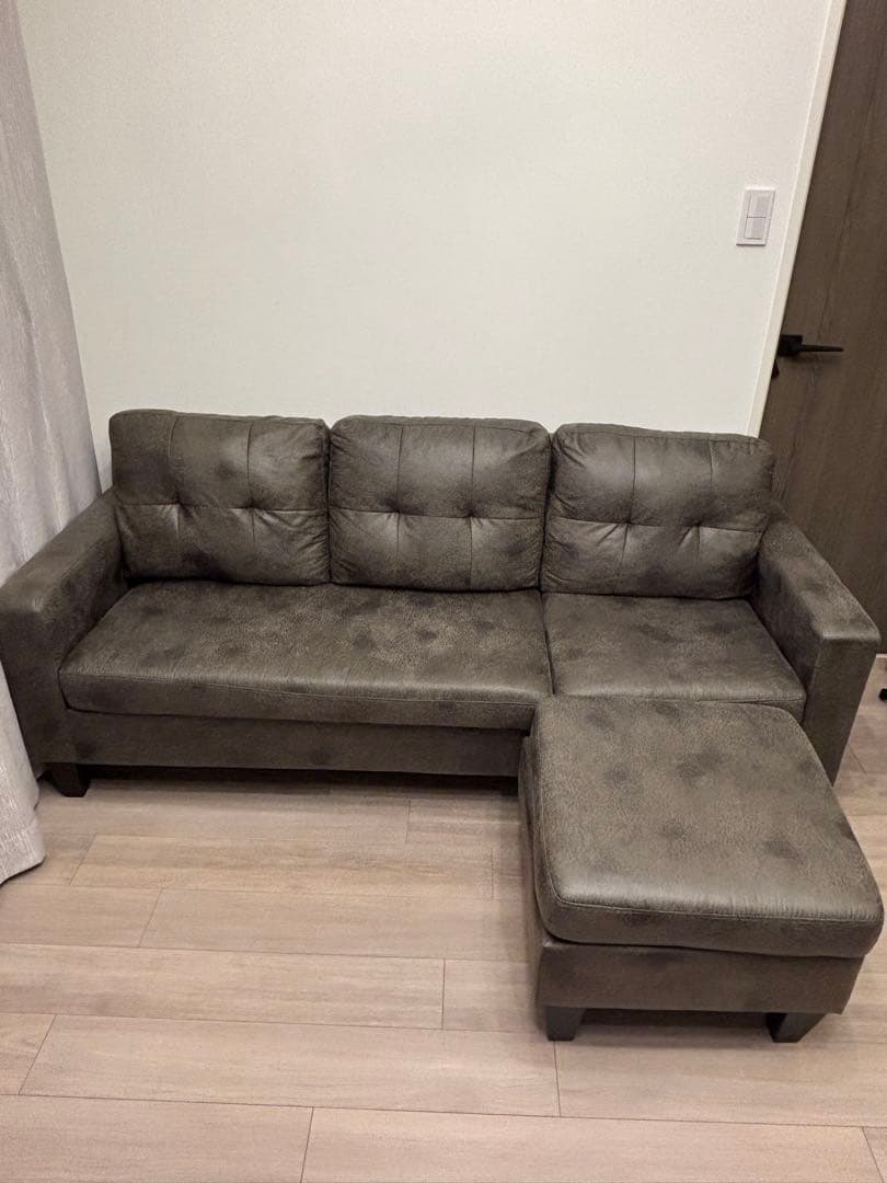 カウチソファ　レザーファブリック　クラッシック　ソファ　3人掛け　スツール付き