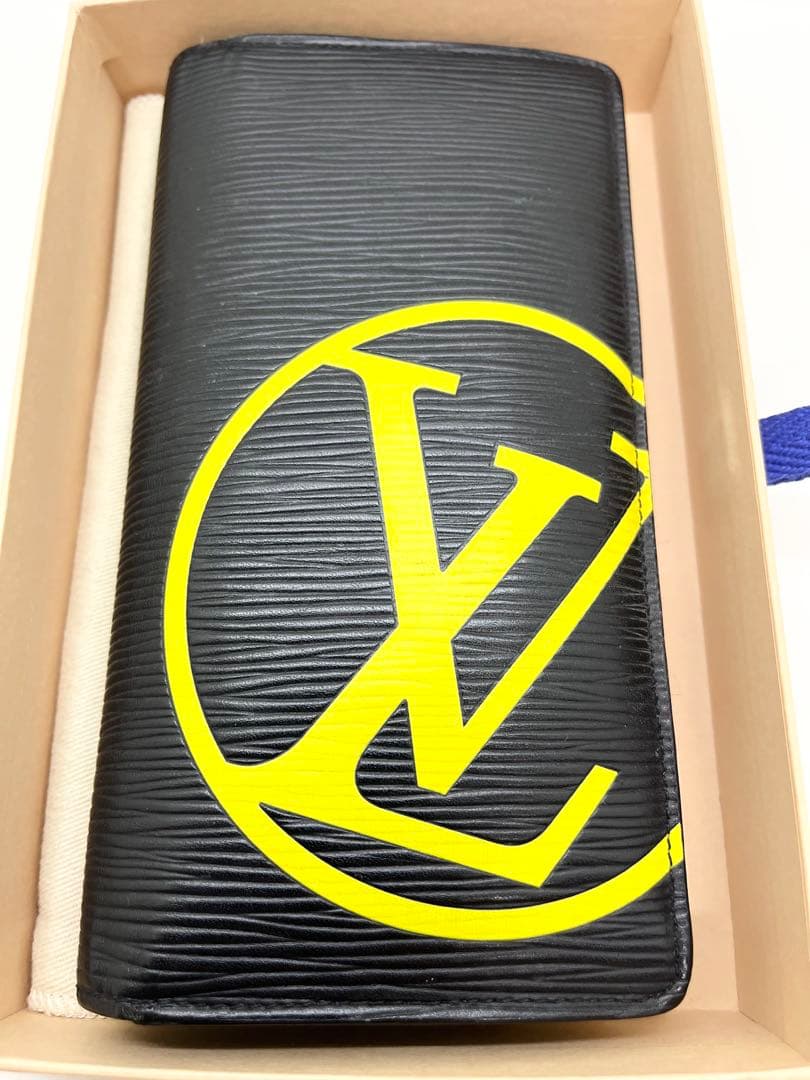 【美品】ルイヴィトン LVサークル ポルトフォイユ ブラザ 二つ折り長財布