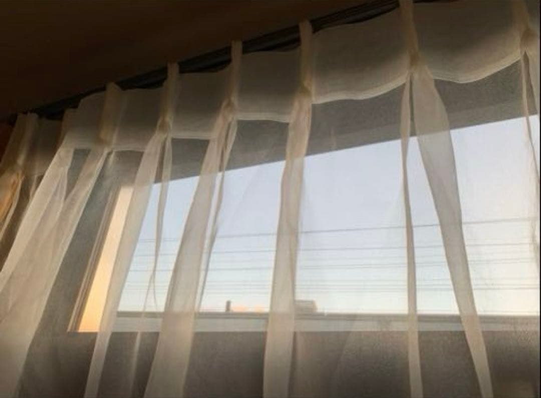 引っ掻き傷ありフィスバFISBA薄ベージュレースカーテン205×215が2枚