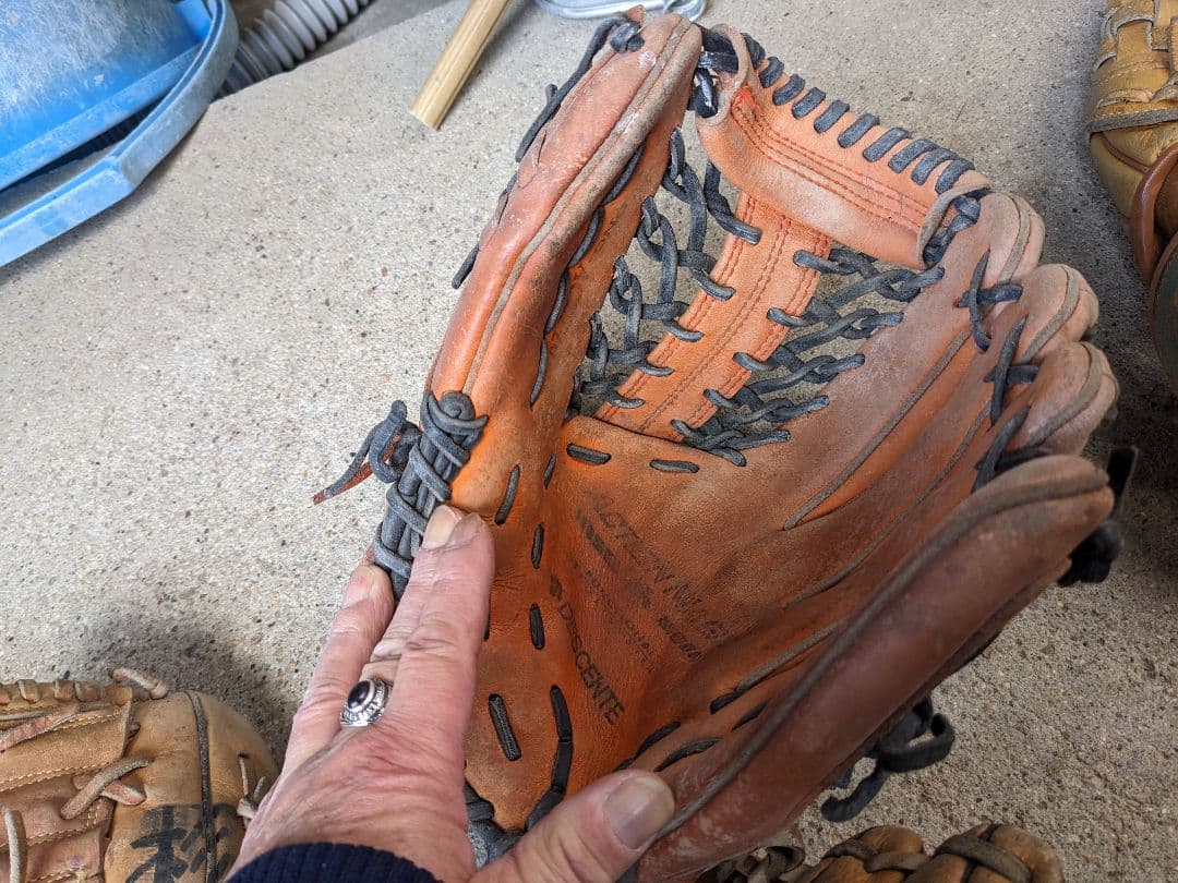 昔の野球　グローブ8個セット(⁠✿⁠^⁠‿⁠^⁠)