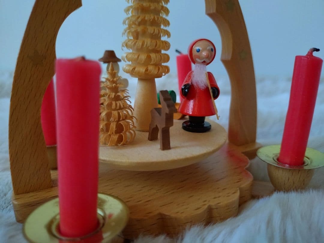 ザイフェン　木製クリスマスピラミッド