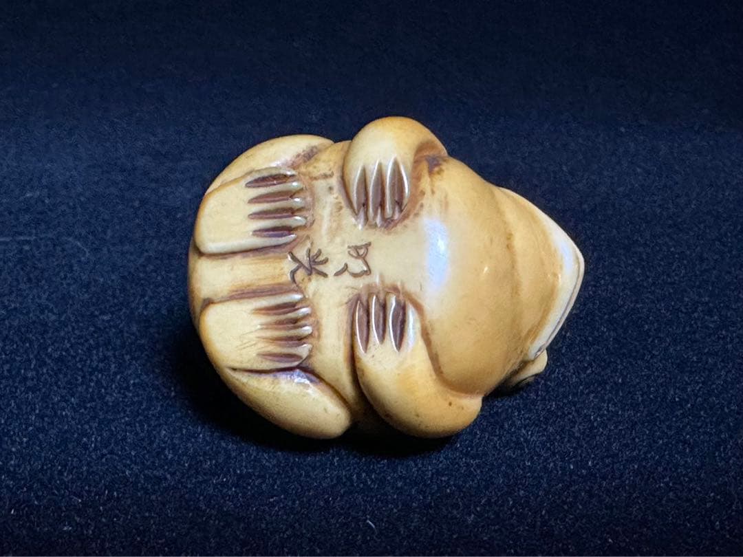 根付　アンティーク　象牙調　彫刻 細工 古美術品　 置物　細密細工　骨董
