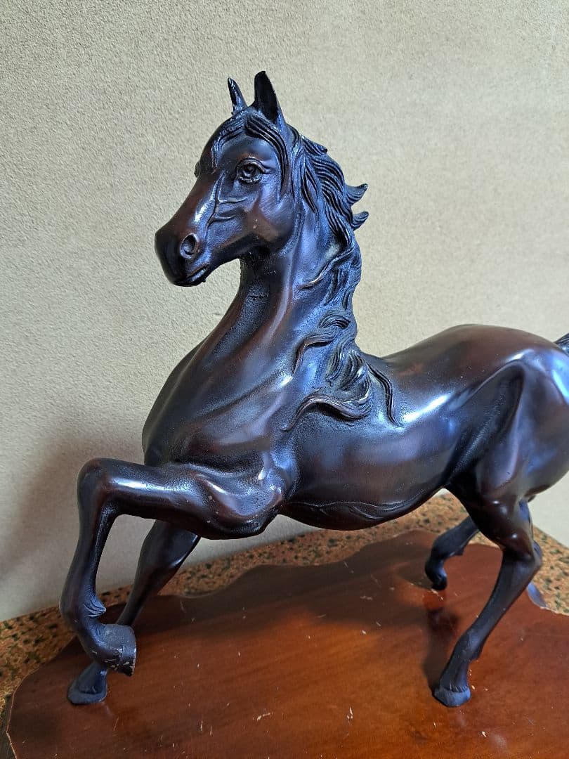 昭和《美術鋳物》駿馬の置物(大型) 木製台座付き