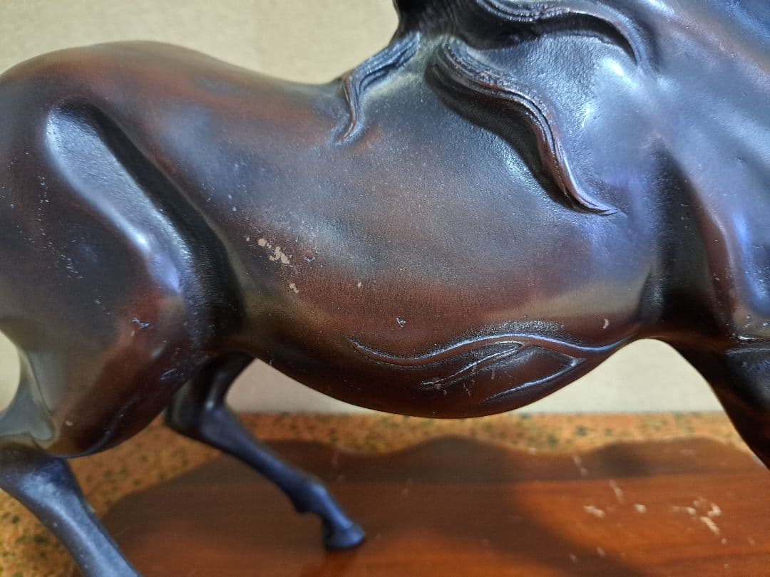 昭和《美術鋳物》駿馬の置物(大型) 木製台座付き