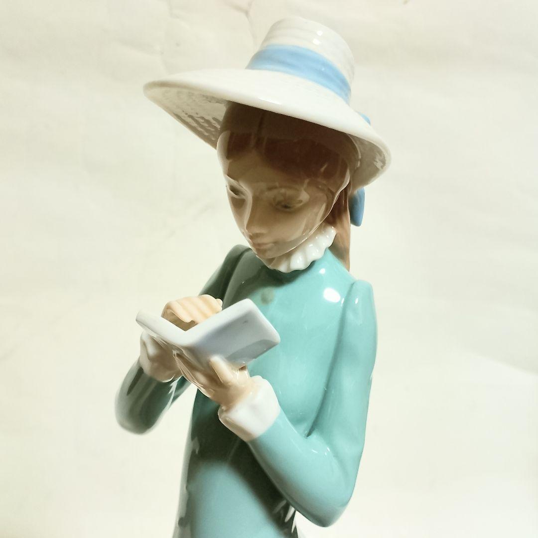 美品　LLADRO　「読書する貴婦人」