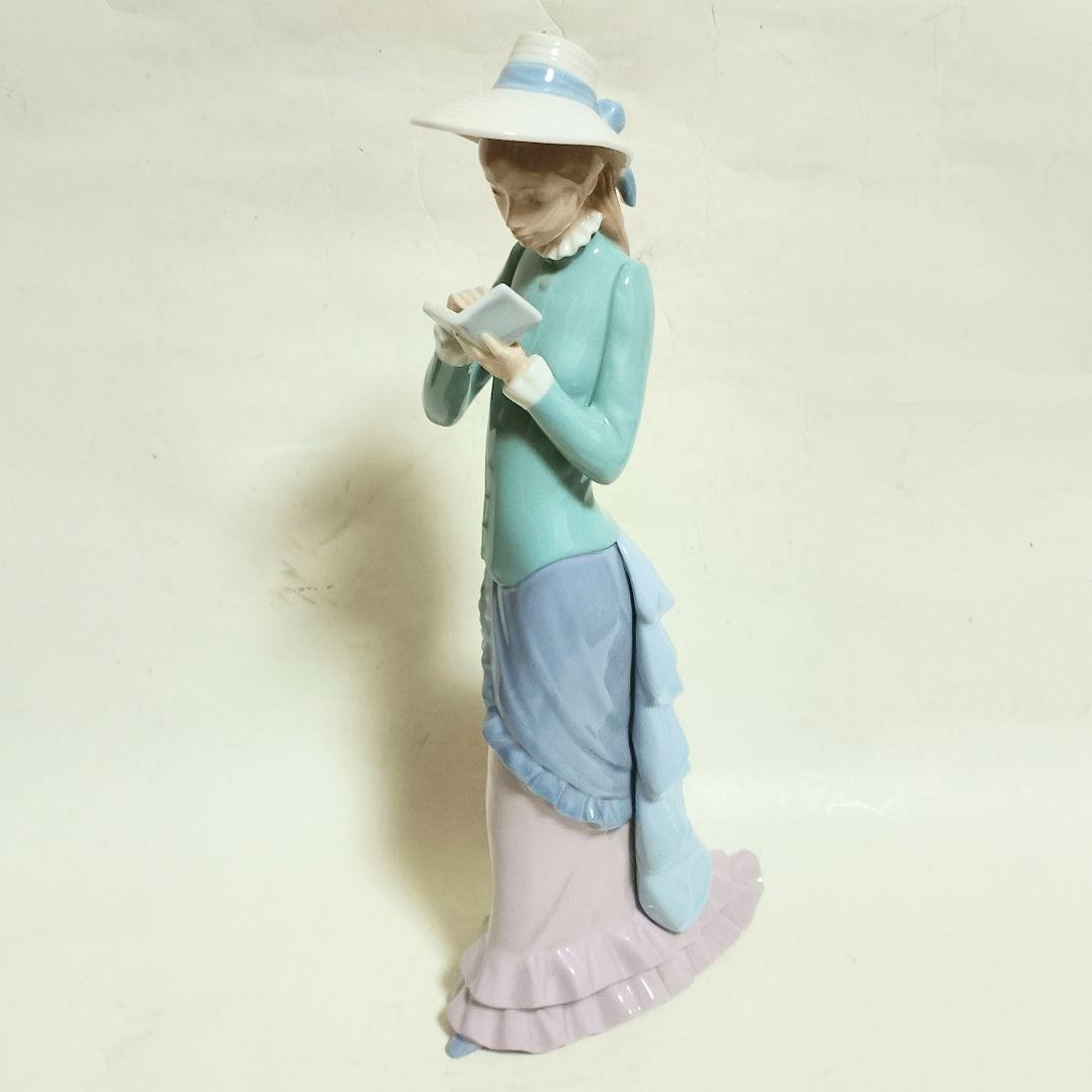 美品　LLADRO　「読書する貴婦人」