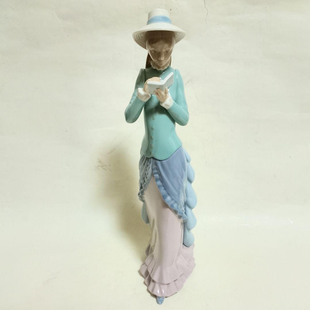 美品　LLADRO　「読書する貴婦人」