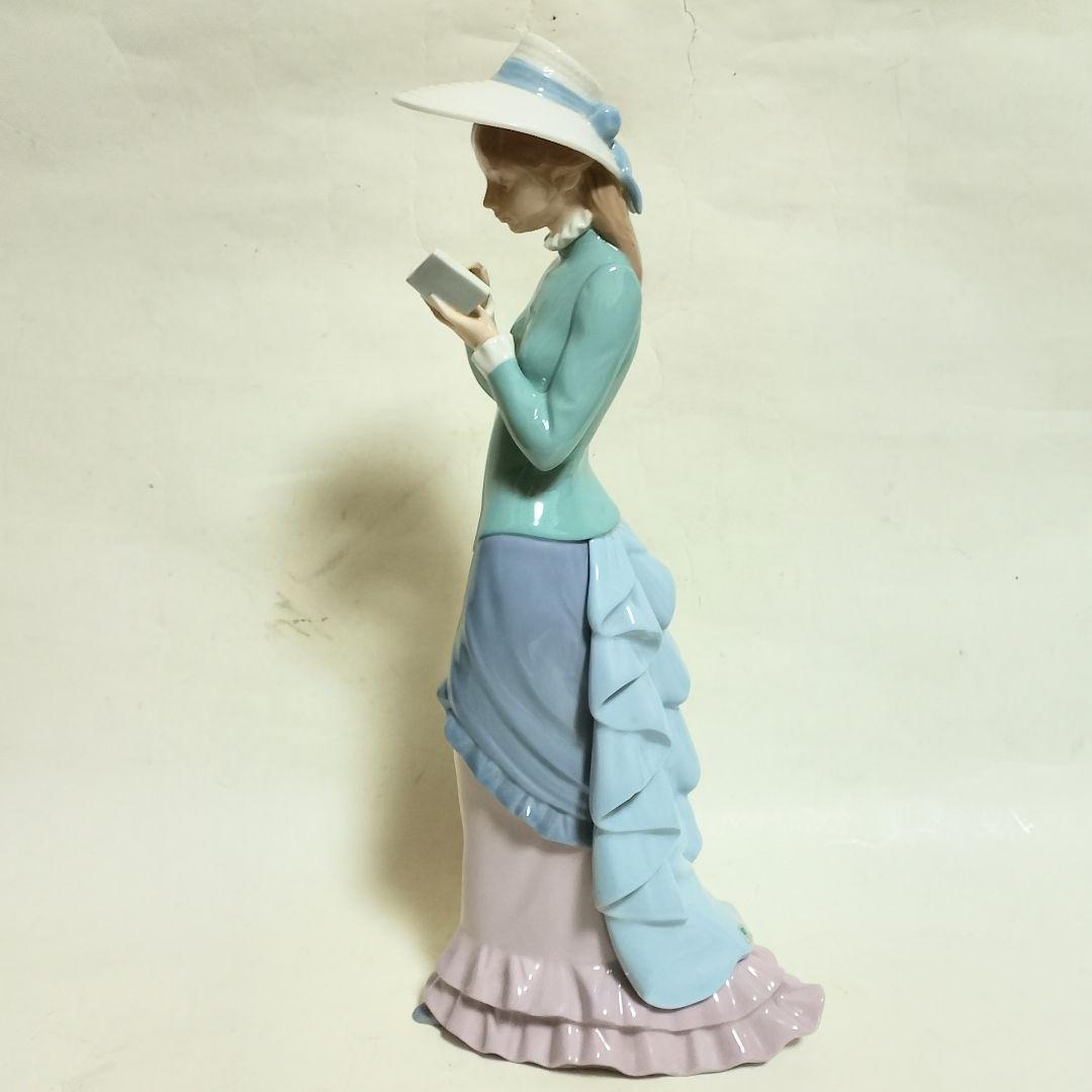 美品　LLADRO　「読書する貴婦人」