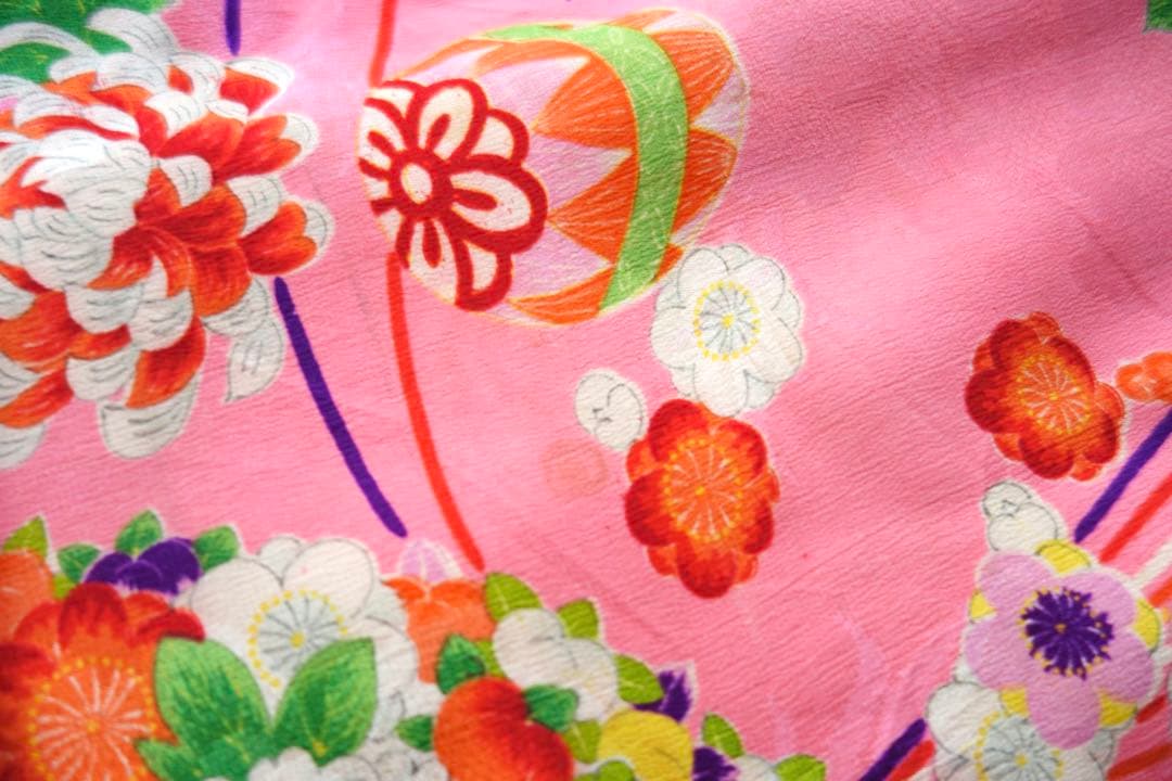アンティーク子供着物　花薬玉　四つ身　華やか　お正月　七五三に